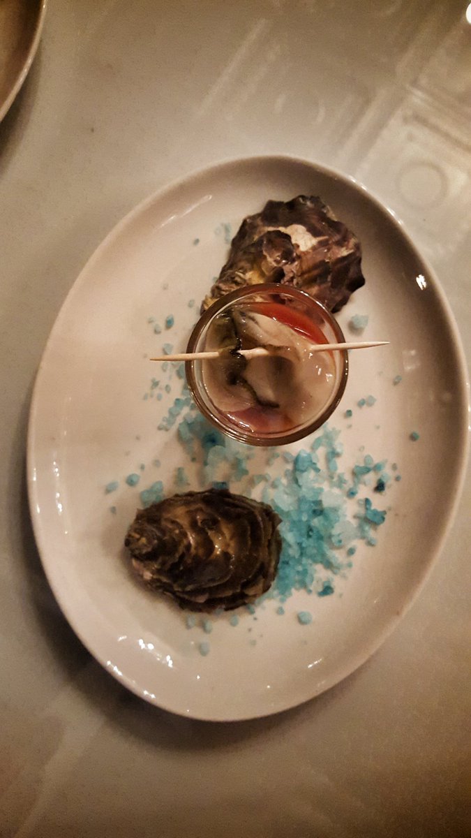 Mmm oyster shot :-D Great food option here on the Camps Bay strip. Oh the Sangria jug 😍 <a href="/VCLoveFood/">VickyCristinas</a> #VickiCristinas