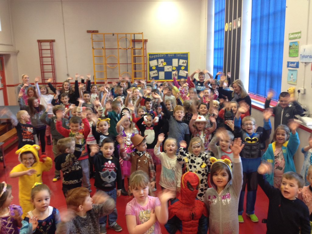 class3ynysddu's tweet photo. A huge THANK YOU to staff, parents and pupils at Ynysddu Primary... https://t.co/kkZHDGKpTy