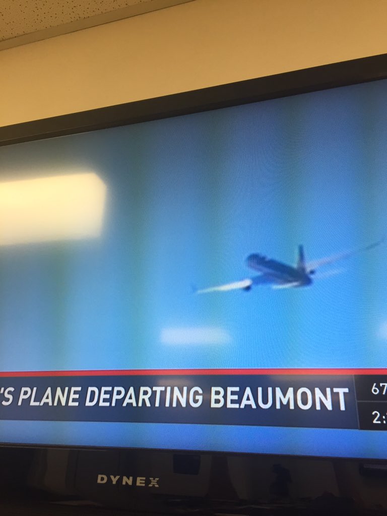 VanessaBNews's tweet photo. And that's a wrap! @realDonaldTrump has left SETX! #TrumpInBMT https://t.co/4xPRBixPO4