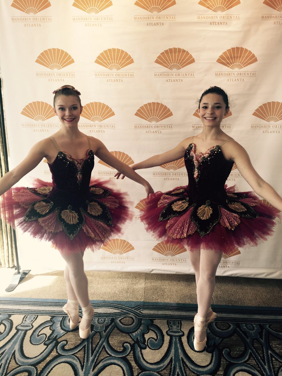 AtlantaBalletPR's tweet photo. @AtlantaBallet is spreading magic and holiday cheer at the @mo_atlanta today! #MOholidays #magicalnutcracker https://t.co/iAcJdhUQdv