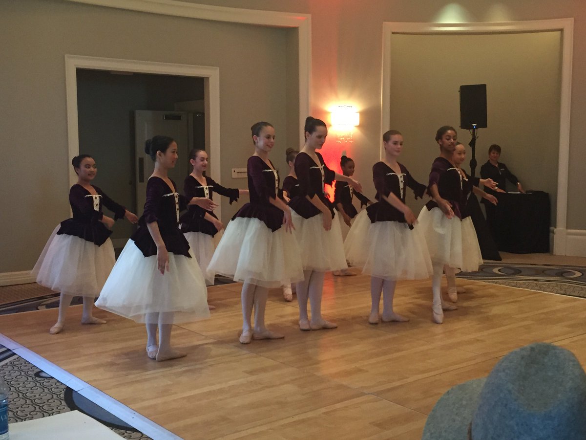 AtlantaBalletPR's tweet photo. Our young dancers are getting  @mo_atlanta guests excited and into the Nutcracker spirit this Saturday afternoon! https://t.co/QYR6SrxW1g