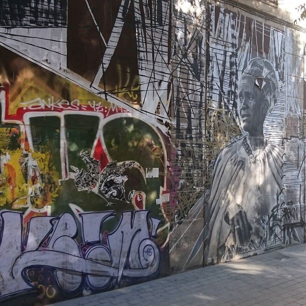 StArtEverywhere's tweet photo. #gatelangs #gatekunst #urbanart #wallart #StreetsOfBarcelona #streetartbarcelona #ElBorn #Barcelona by ninafromnorw… https://t.co/NwkfsULbry