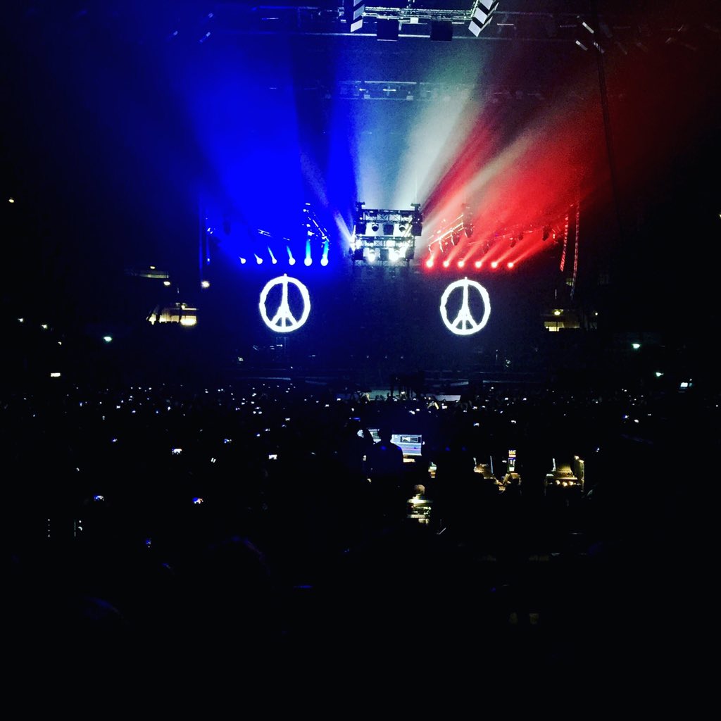 @CremoniniCesare #piuchelogicotour2015  #prayforparis