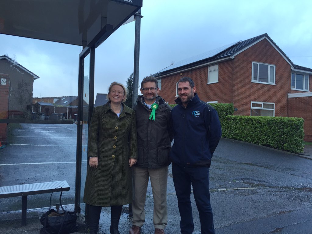 GreenSimeon12's tweet photo. @BDA_Deaf @natalieben good day yesterday in Oldham. Met people &amp; good discussion https://t.co/R8ooCqONPf
