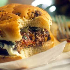 Sun-Dried Tomato Burgers Check The Full Recipe ift.tt/1WSPNp5?PU0rx  #foodphoto #newrecipe 🍤🍛