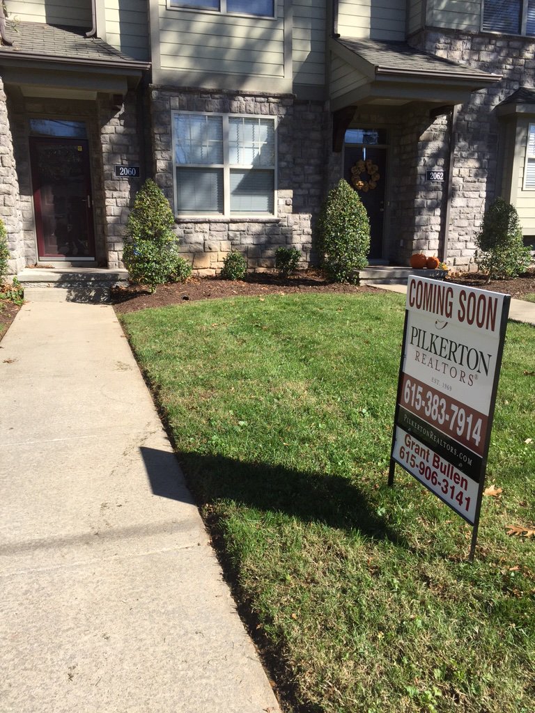 Nash_RealEstate's tweet photo. Priced to sell townhouse coming on mkt 2bd 2.5bth 1,350 sq ft. Rare in 8th and Melrose area! https://t.co/jdXO88lq1w https://t.co/gydSPNE6KS