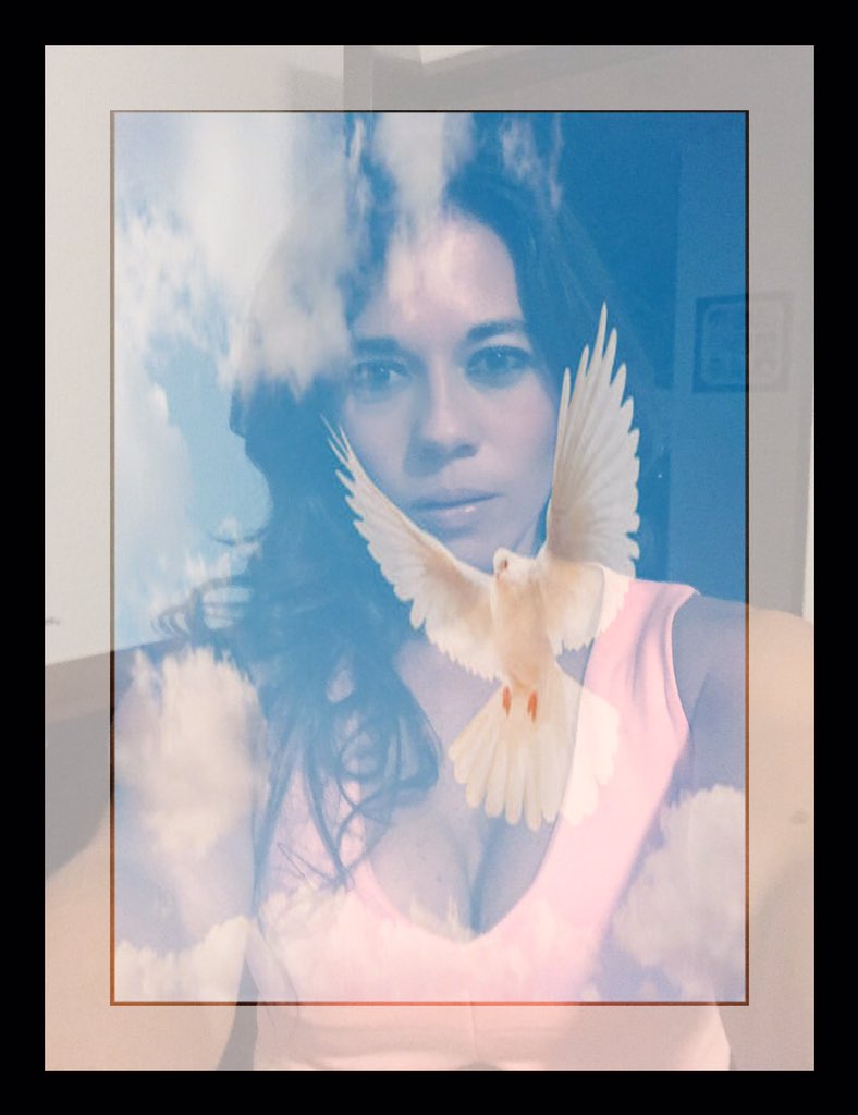 szMonique's tweet photo. #worldpeace #PrayForParis #PrayForTheWorld https://t.co/pTgaOoTHrn
