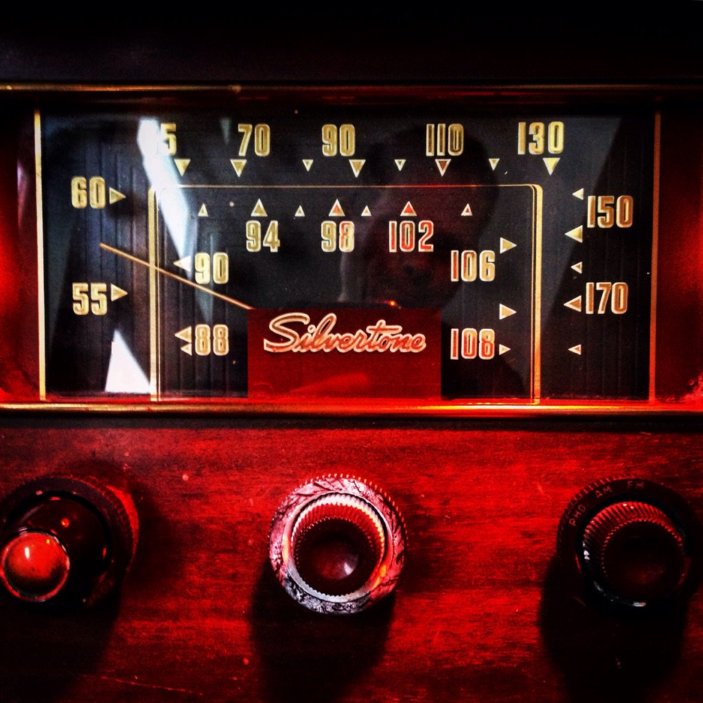 herejam's tweet image. powered up 1951-era Silvertone, tuned to @kexp