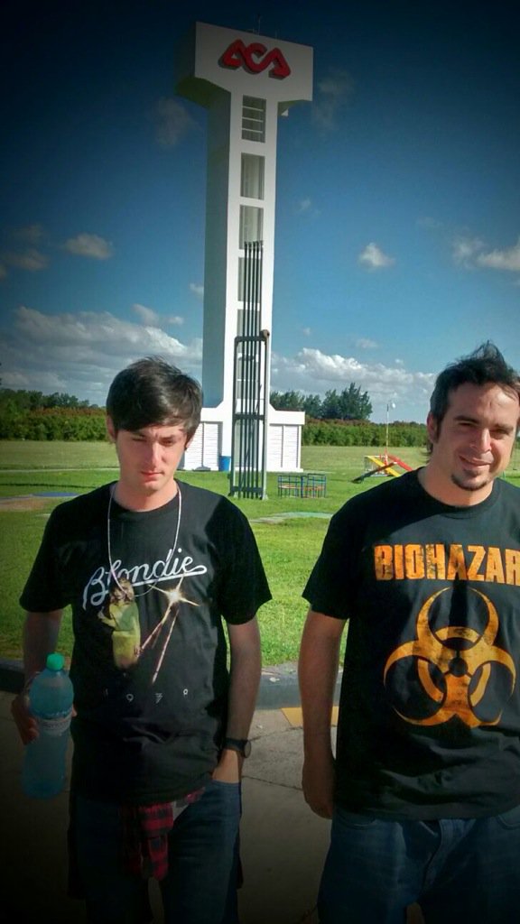 Esta noche ASPHIX en Flores!