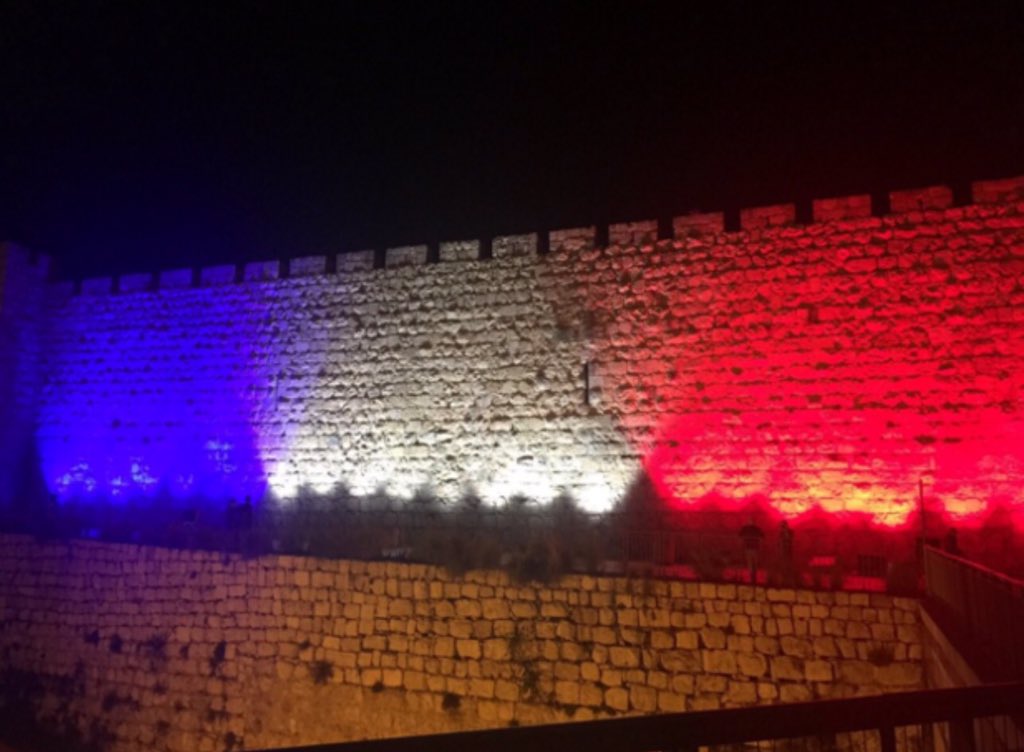 Jerusalem lights up the walls of the Old City in #solidaritywithparis. Poignant, beautiful and very very sad