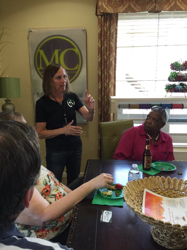 MCLifeRocks's tweet image. Join us! Happy Yappie Hour 3-5p  #CreeksideApartments 9971 E.Speedway, #Tucson hosted by @PETPARTMENTS #MCLifeRocks