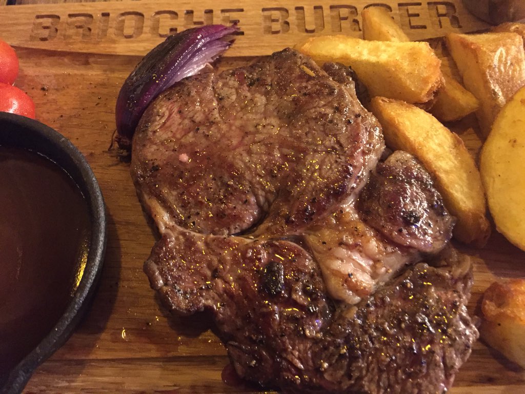 halalling's tweet image. About time a place in London sourced halal Angus beef. @BriocheBurger this was outstanding!