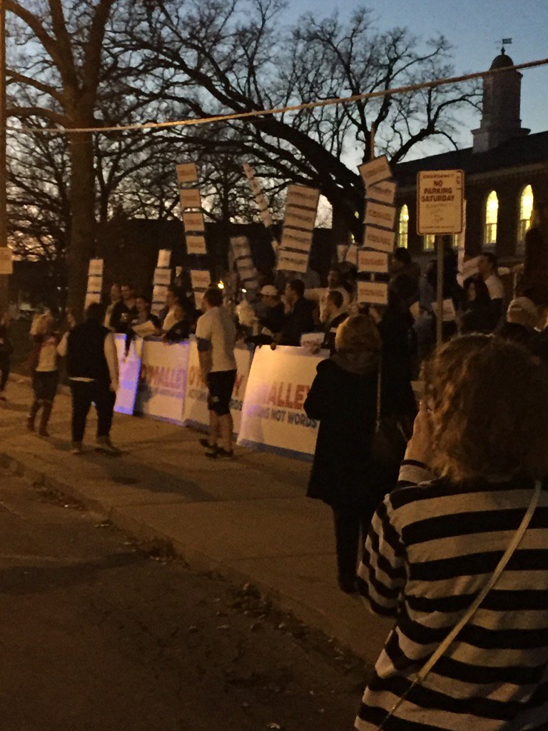LavoraBarnes's tweet photo. #DemDebate #martinomalley supporters outside #drakedebate https://t.co/KjgnKmRCFG
