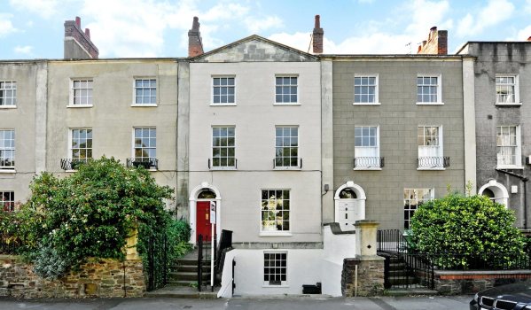 Zoopla's tweet image. Landlords' top 10 FAQs answered! zoop.la/1WWIDuF