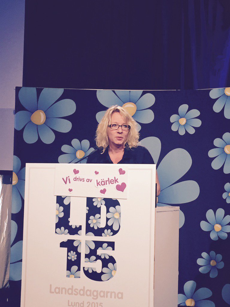 JuliaKronlid's tweet photo. Bästa @carinaherrstedt i talarstolen! #LD2015 https://t.co/RWLRtOymOv
