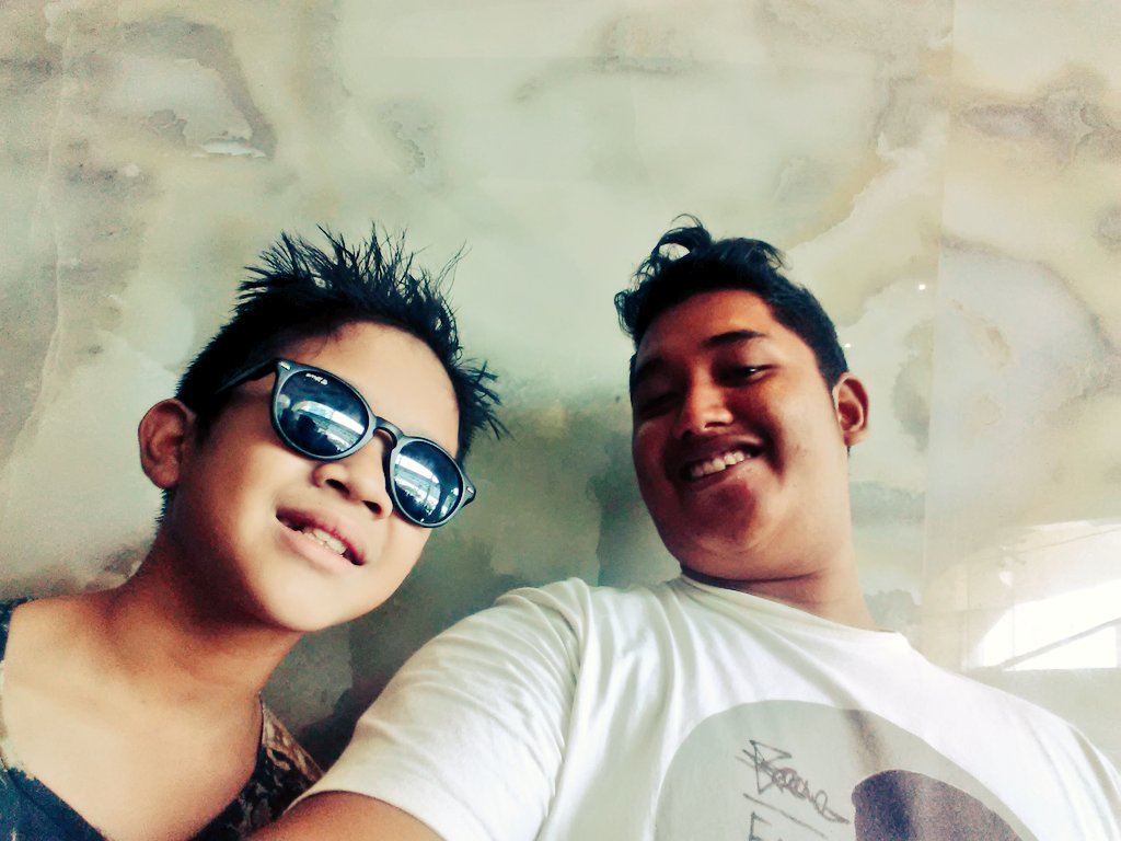 Thx ea buat kemaren <a href="/Fadil_aflah/">ahmad</a> udah mau foto sama kk ghifar ...
Hehehe 
Walau sedikit malu2 ....
#balaisarbini