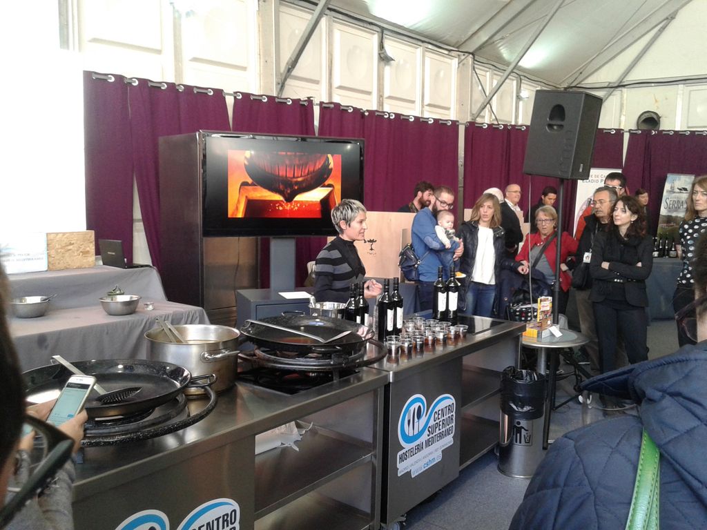 xbassa's tweet photo. Máster class de @esterbachs, en el encuentro de microproductores de vino en Andorra. #TMVi15 https://t.co/YeNqmv7j2V