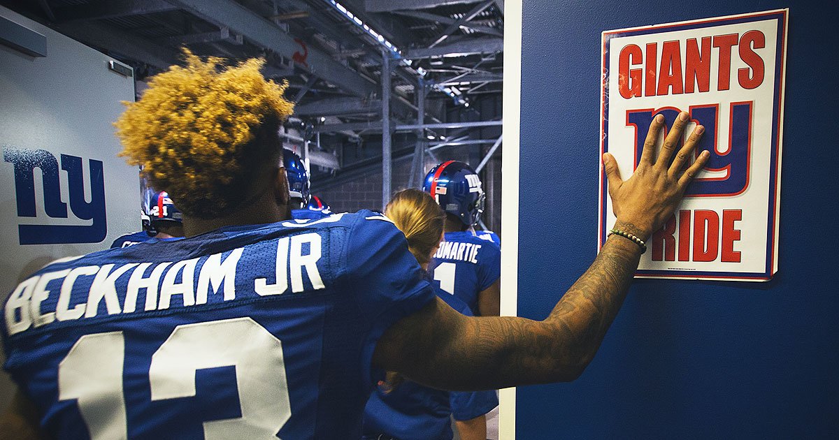 Giants's tweet photo. WE'RE BACK! RT if you're all about that #GiantsPride! #NYGvsWAS https://t.co/BsyKS5FA3G