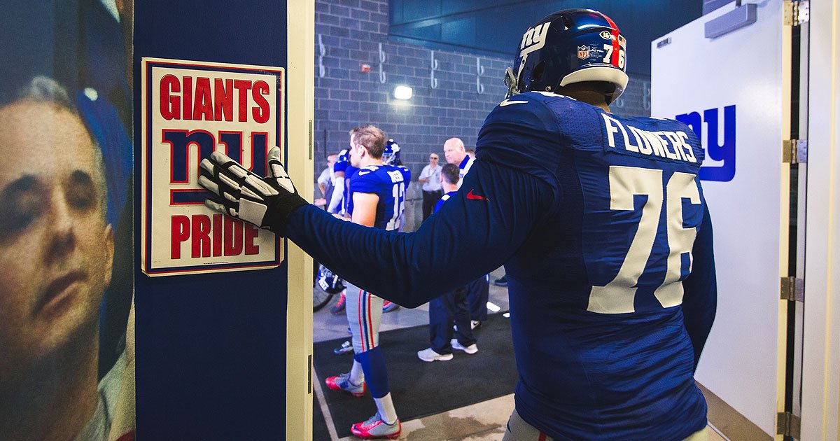 Giants's tweet photo. WE'RE BACK! RT if you're all about that #GiantsPride! #NYGvsWAS https://t.co/BsyKS5FA3G