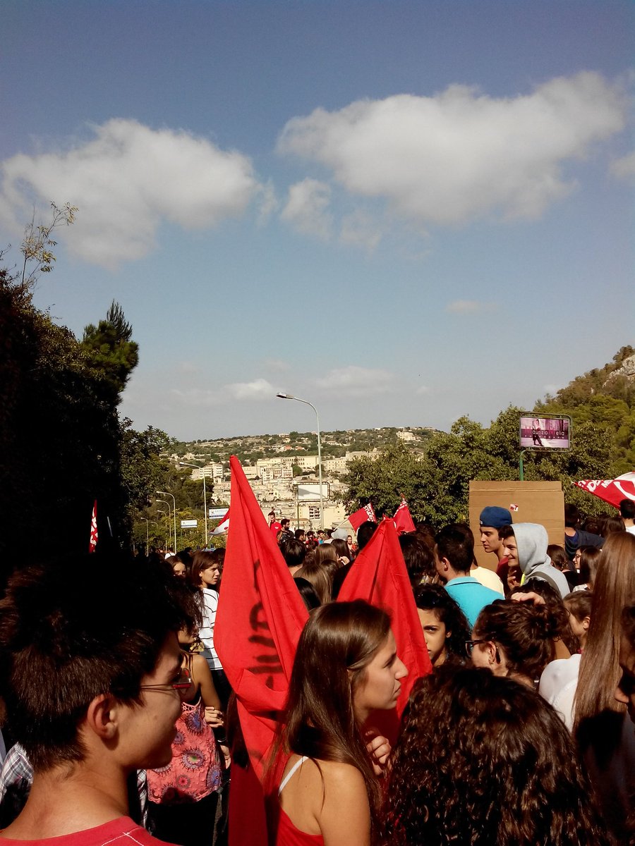 Anonimo_Complex's tweet image. Facciamo valere i nostri diritti.