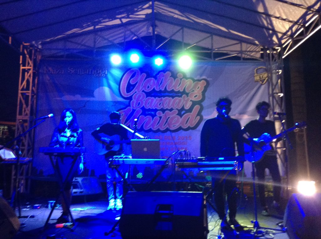 Hey, we're on the stage, yuk merapat ke lobby parkir utara plaza semanggi with <a href="/Heyho_Official/">HEYHO BRAND OFFICIAL</a>