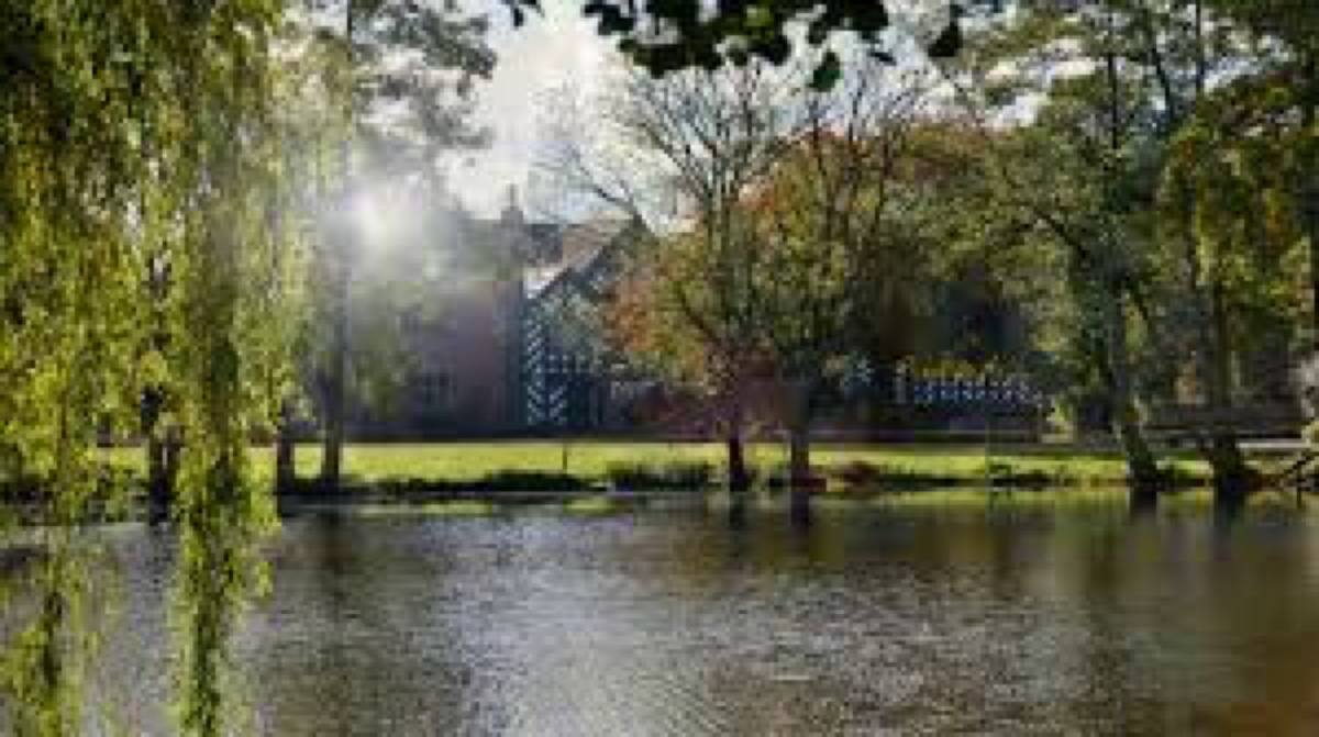 HaslingtonHall's tweet photo. Rise and shine #Cheshire. Happy Sunday everyone, enjoy the #Cheshire fresh air with a scenic walk around #Haslington https://t.co/W48WNmoqGb