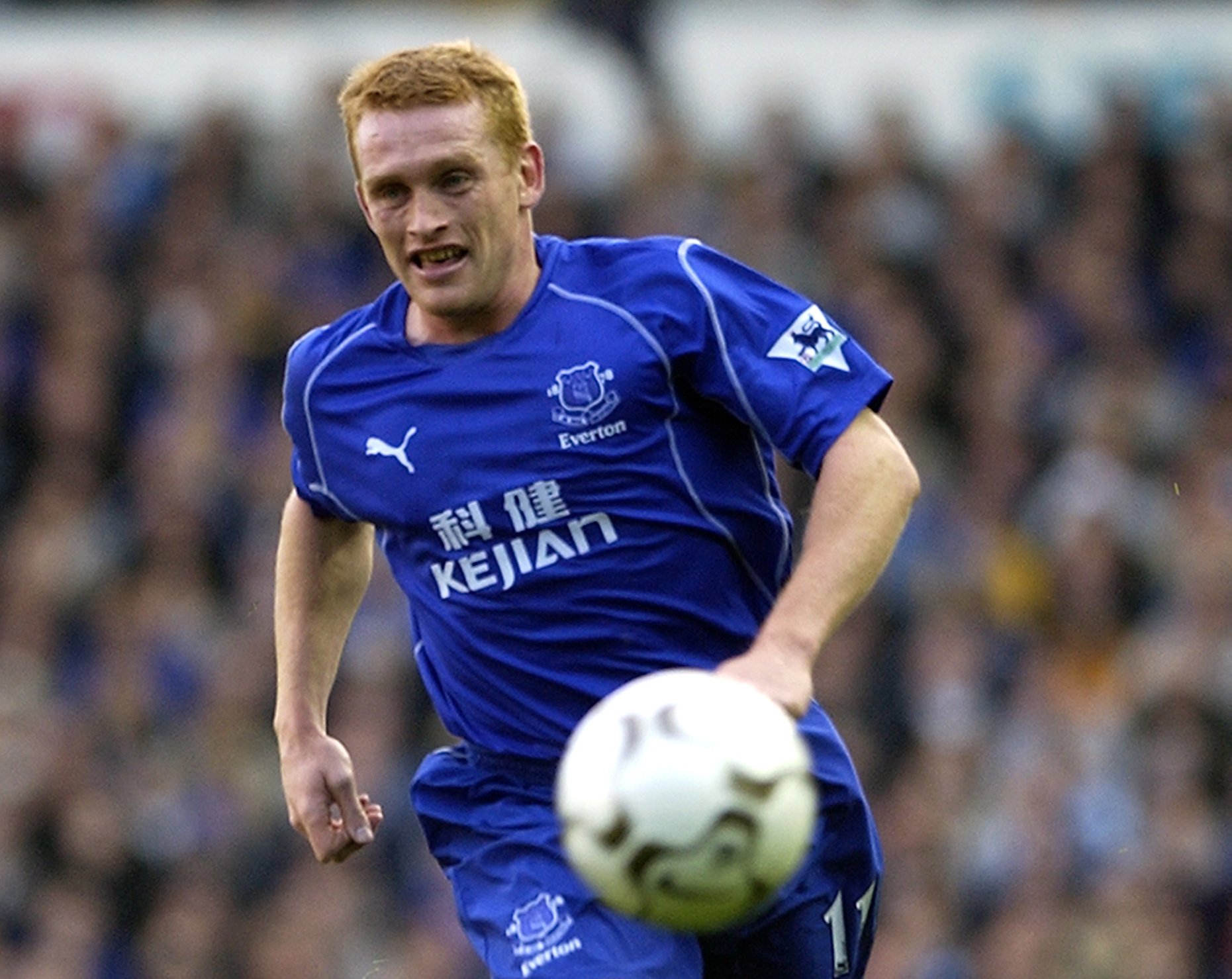 Happy 45th birthday to former Blue Mark Pembridge! The midfielder played for us between 1999 and 2003. 