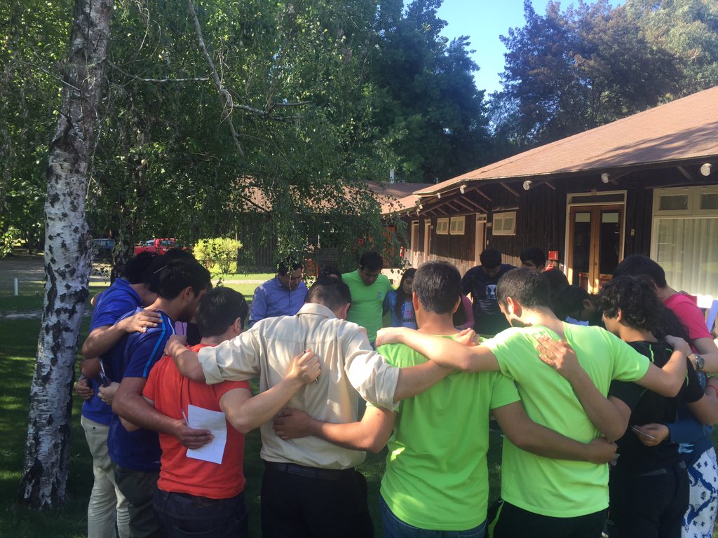 IdecChile's tweet photo. Bendecido Retiro Espiritual de alumnos #UnACh que colportarán en la Misión Norte de Chile #ColportajeYoCreo https://t.co/0j5z8FSXop