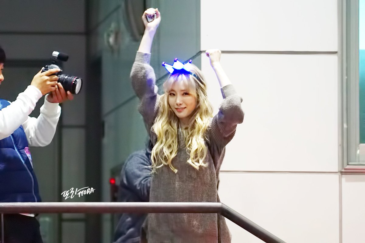 teaengoo's tweet photo. 151101 Taeyeon - After Concert by ttora
https://t.co/AxYYc28aPU https://t.co/SMtPAHGFOc