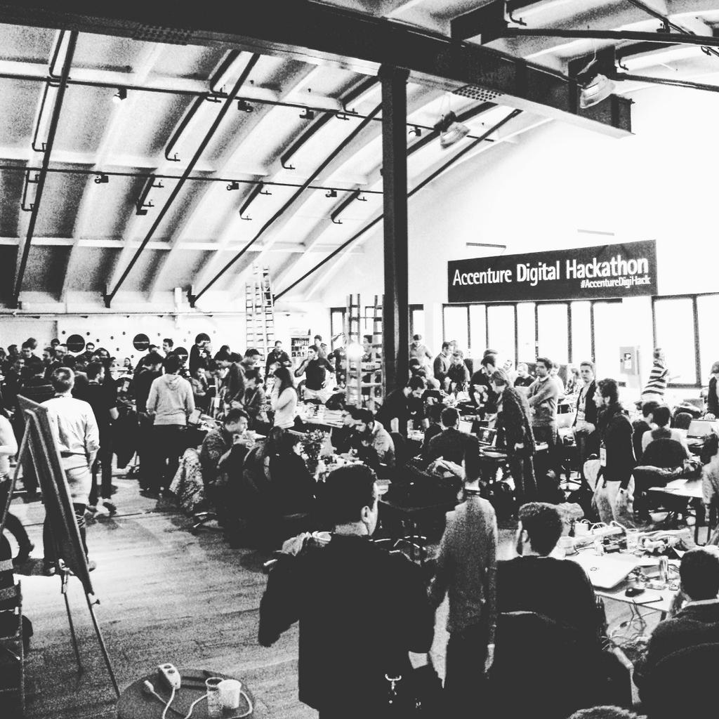 #AccentureDigiHack day 2. The #Hacking is over, now it is time for the judges. Good luck guys! #Accenture