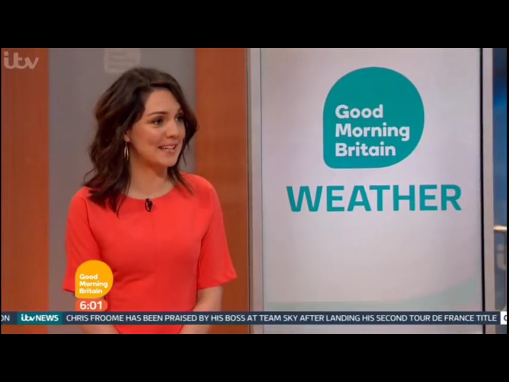 lauratobinhair's tweet photo. Laura unveils shorter hair (July 2015) #hair #sexy #brunette https://t.co/9jknwy2xrZ