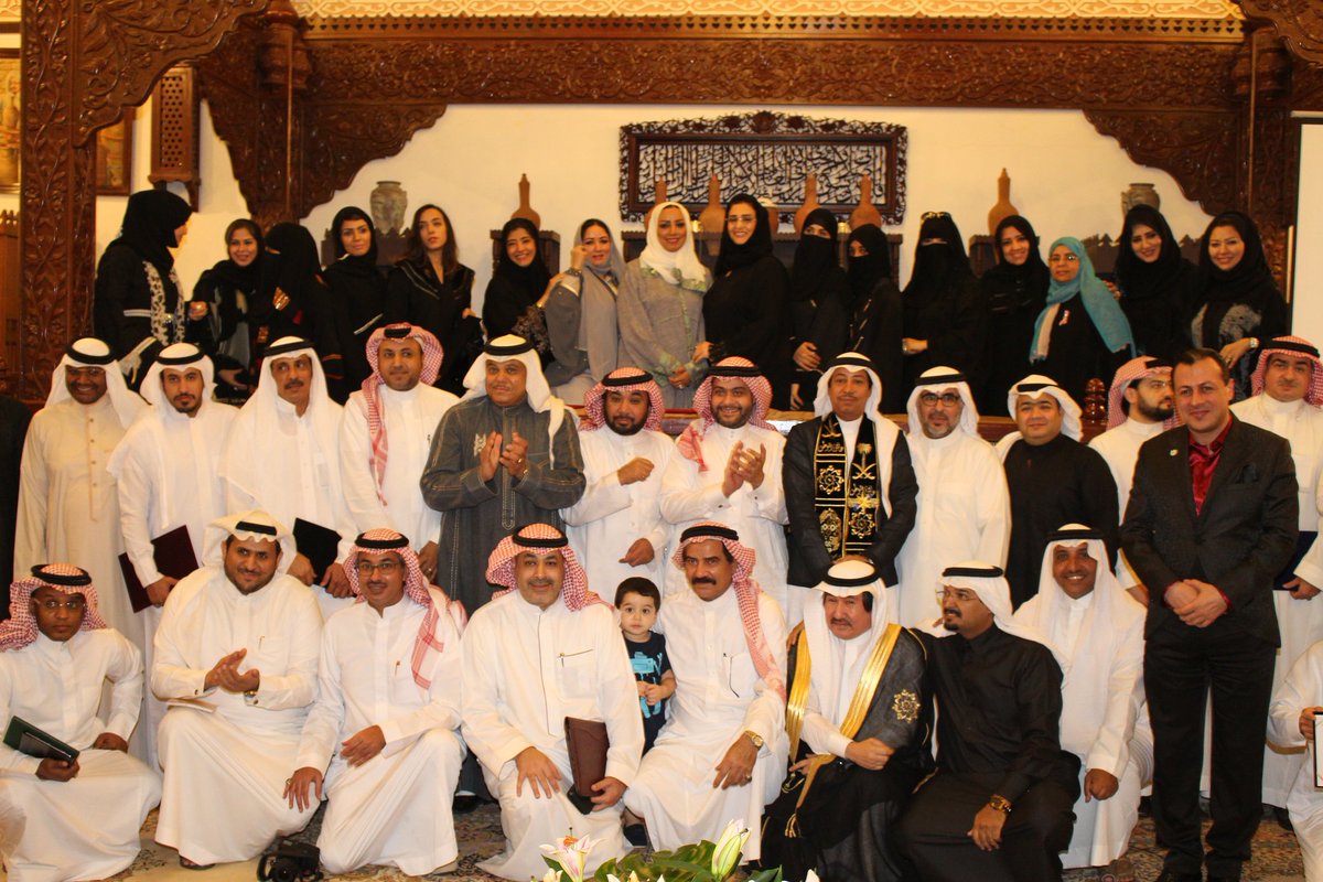 8990000000's tweet photo. مبادرة  السواعد تبرم 4 اتفاقيات   تفاهم    و تشكل 5 لجان  عمل  لبدء العمل  على ارض الواقع #جدة_غد https://t.co/nkzBfb5Kkk