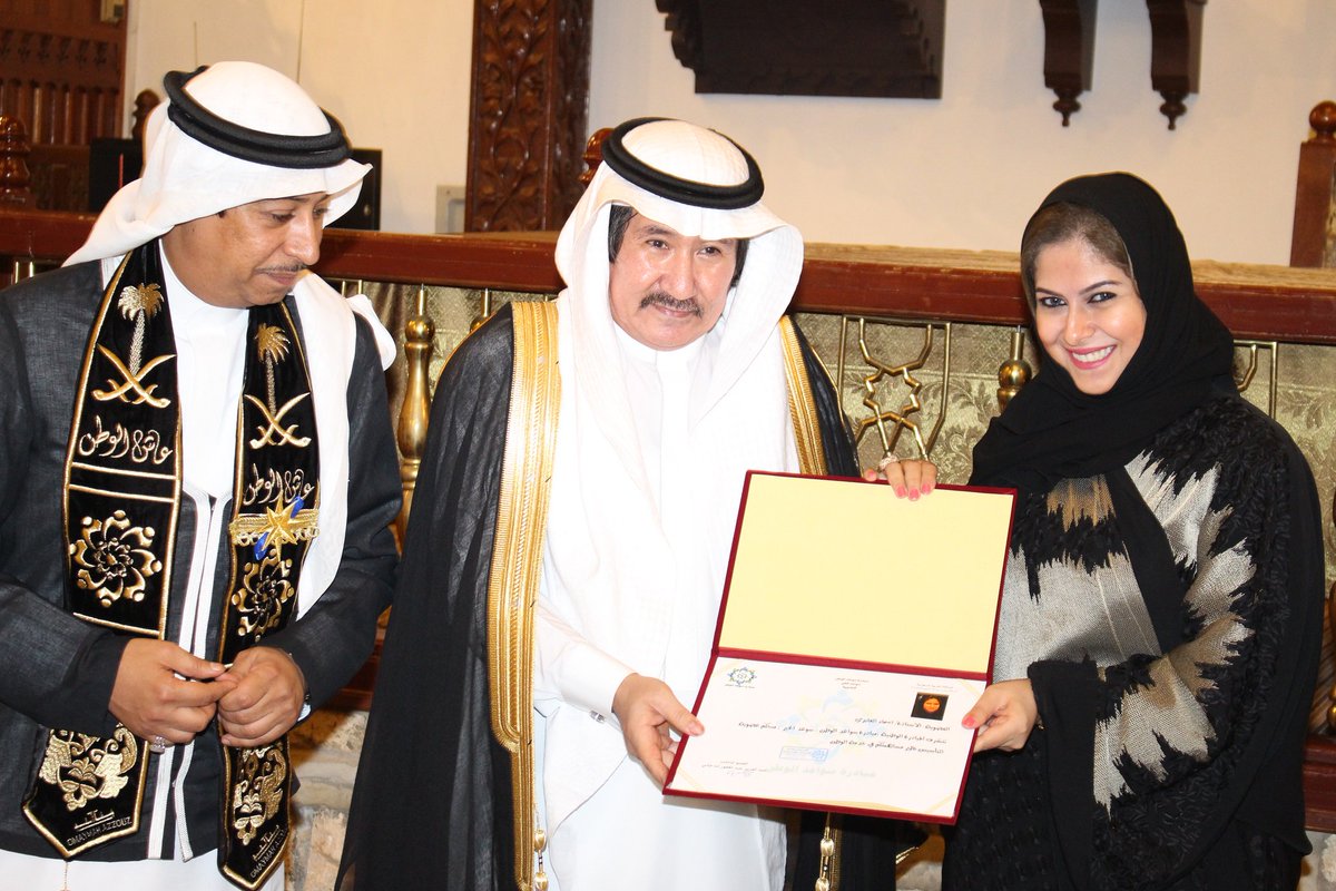8990000000's tweet photo. مبادرة  السواعد تبرم 4 اتفاقيات   تفاهم    و تشكل 5 لجان  عمل  لبدء العمل  على ارض الواقع #جدة_غد https://t.co/nkzBfb5Kkk