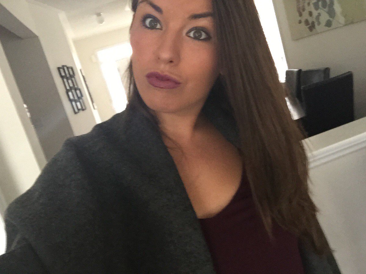 JDoris3's tweet image. #maroon lips