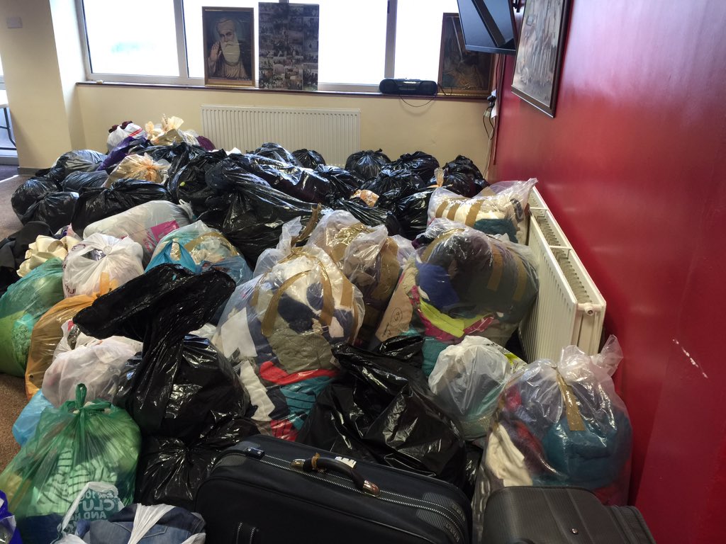 LeicsSikhAllian's tweet photo. Donations rolling in at the Gurpurab Clothes Drive #Leicester #GCD2015 @RainbowsHospice https://t.co/yKRB6RcjL5