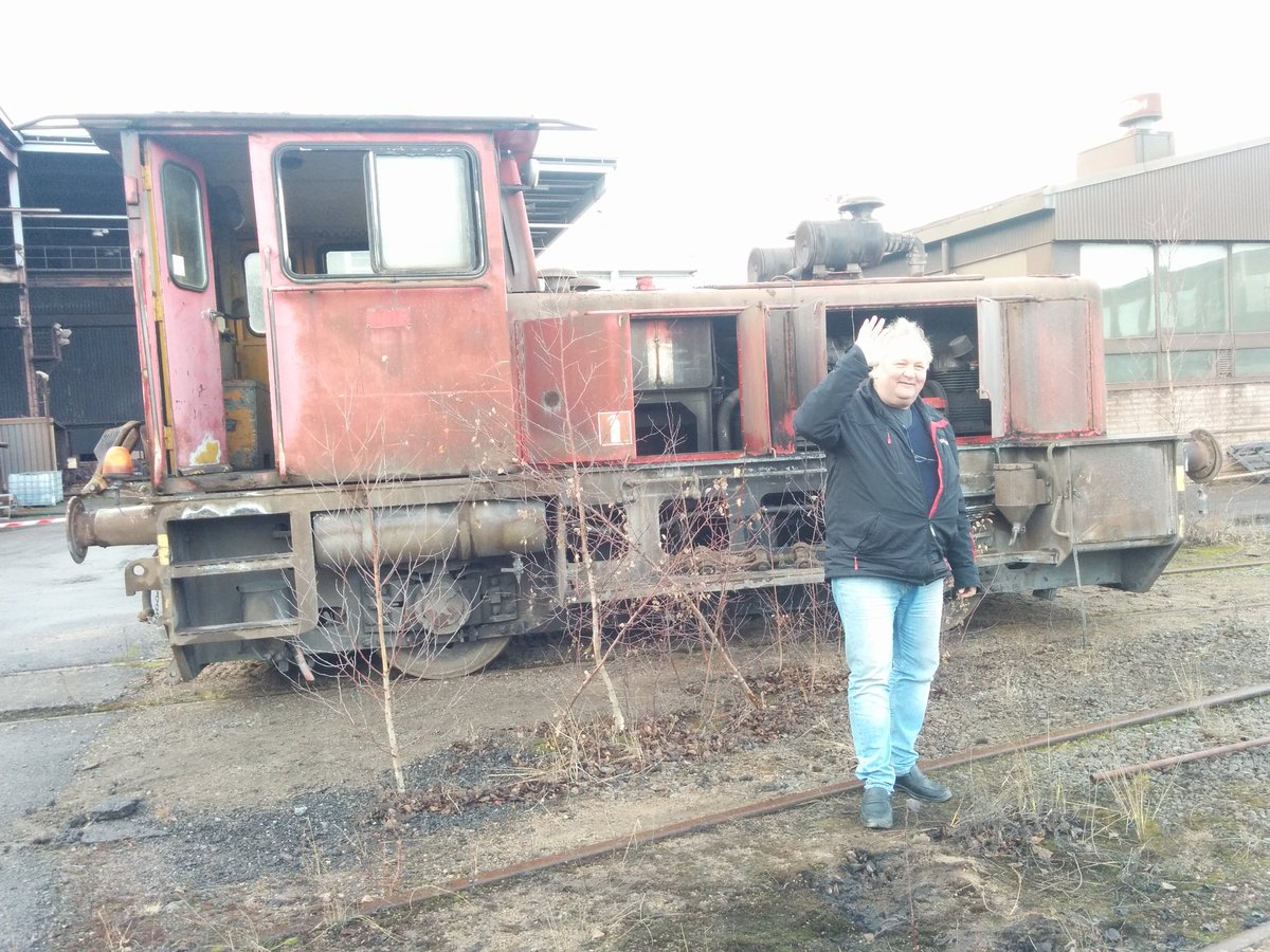 hagmanev's tweet photo. Auktionen halvvägs på Korverhar. Loket gick till Lojo. Jarmo Häkkinen köpte det. #fnsteel #söndagsnöje #västis https://t.co/OUZf6xUOqC