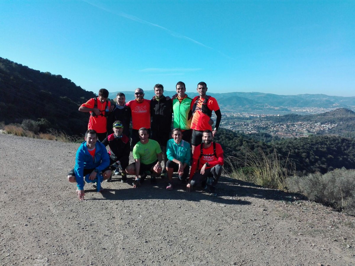 GregTrainner's tweet photo. Salida de domingo!!risas, caídas, tropiezos...todo vale cn nuestro buen ambiente. #territoriATLES #ATLESesntrenament https://t.co/LzI0zRVu61
