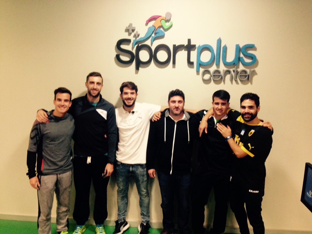 amcarfer's tweet photo. La ciencia avanza y nosotros con ella! Gran equipo!๐ @SportPlusCenter #Masterclass #Preventinjuries #eccentricload https://t.co/9FauSasr3r