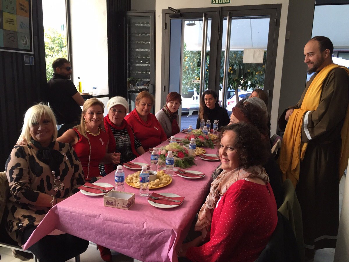 Desayuno solidario en La caña de España !! Gracias Mayca por tu solidaridad e interes! <a href="/eldiacordoba/">El Día de Córdoba</a> <a href="/PTV_Cordoba/">PTV Córdoba</a>