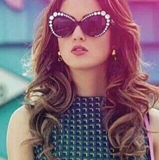 Happy birthday Laura Marano!
You are amazing and talent you are the best!! 