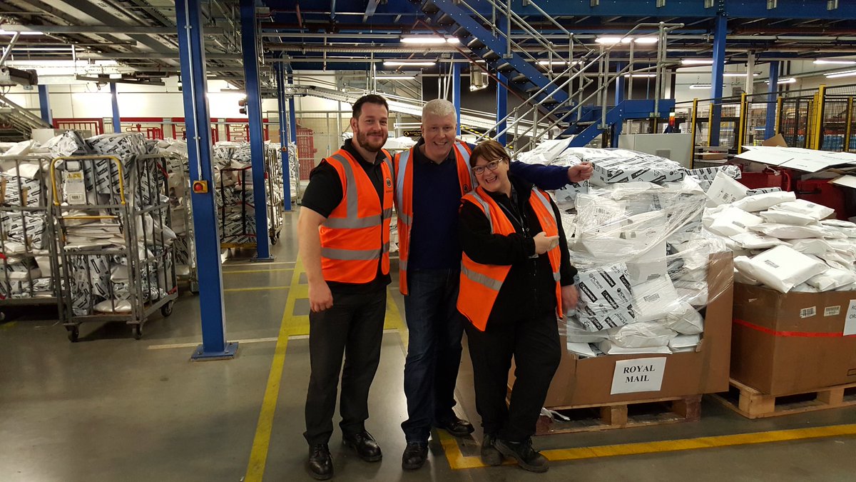 Who said making our customers happy isn't fun?! #BlackFriday #winningweekend #amazingteam #knowhow @DixonsCarphone