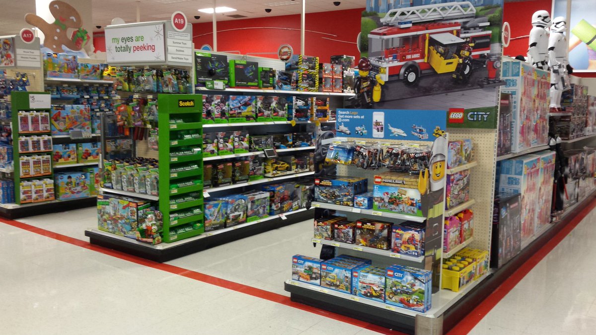 walterhotpants's tweet photo. 1375 our amazing toy seasonal team, all new ends to amaze our guest
@MurrayWWilliams @eaberrisford @ShannonGehrmann https://t.co/VpQxs2baQ3