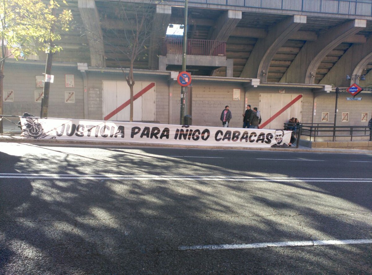 bukaneros92's tweet photo. Han pasado más de tres años y los culpables siguen impunes, pero Vallekas no olvida.
Justicia para Iñigo Cabacas https://t.co/Vfk7JMlzGj