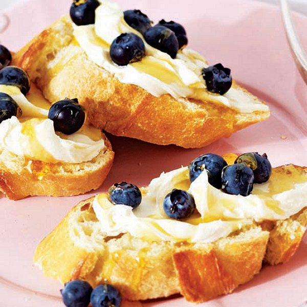 Todaysparent's tweet photo. A healthy breakfast doesn't have to be a boring one —> https://t.co/zoWaIODufl https://t.co/sxG7n1MANC