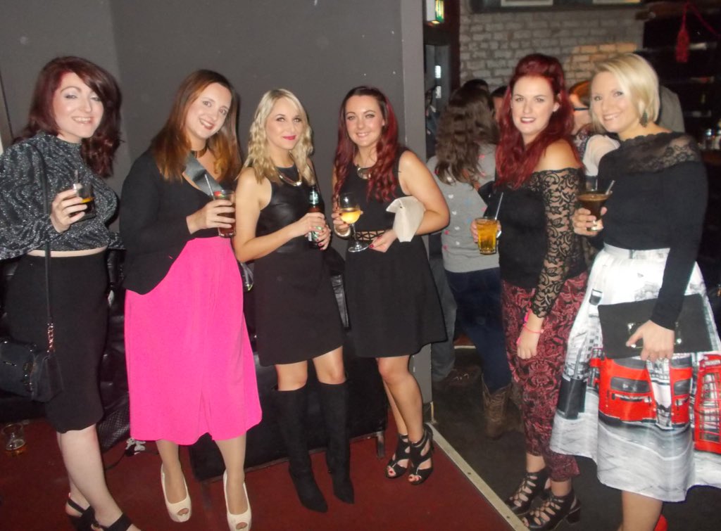 RebeccaBrooks02's tweet photo. Great day with the Welshies &amp; Wags yesterday.
#Escaperooms 🔐
#Zombies 🍹
 #TheHutton 😛 https://t.co/yBt2IuLKtf
