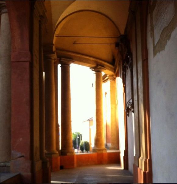 da qui si inizia la salita! #bologna #sanluca #turismoer #italy  #italia
instagram.com/p/-qz96VxF41/?…