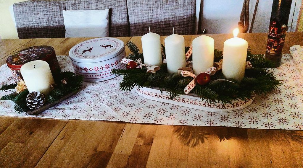 Wish you all a very nice 1st Advent! #Advent2015 #AdventSunday #Advent #1stadvent #adventcandle ⭐️