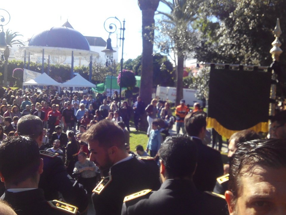 Ya en el escenario <a href="/HdaddelaCaridad/">Hdad. de la Caridad</a>