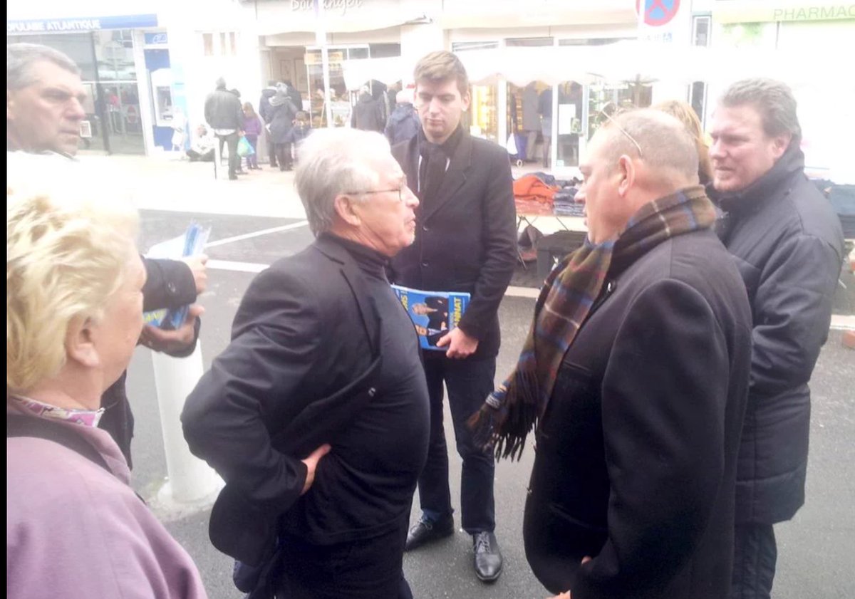 ArnauddeRigne's tweet photo. #Nantes, La #Baule : le #FNJLoireAtlantique était présent sur l'ensemble des marchés organisés ce matin. https://t.co/7K5Gf9YPPO