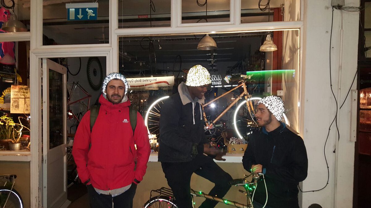 MicycleN4's tweet photo. Florescent beanie anyone? https://t.co/Irt78S8sBr